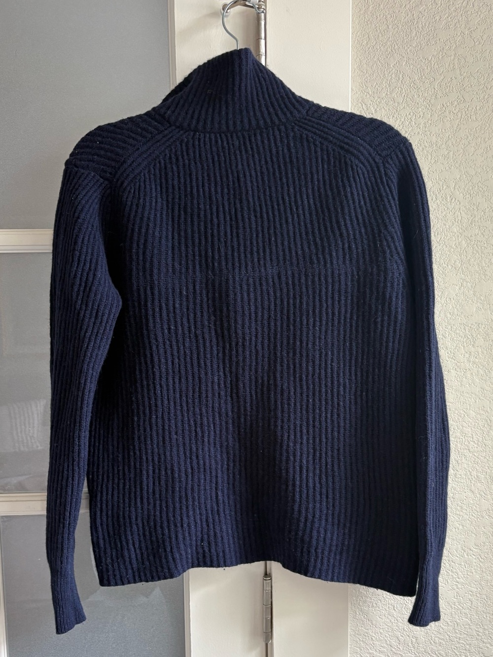 J. Crew - Women’s 100% Wool Two Pocket Ribbed Popover - Size Small - Navy Blue - Picture 3 of 6